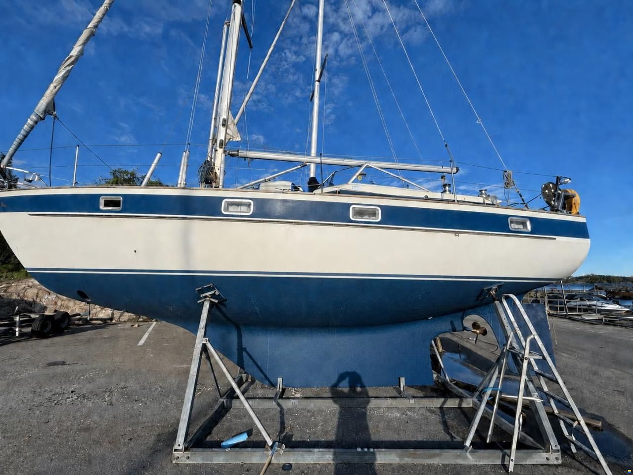 Hallberg-Rassy 352