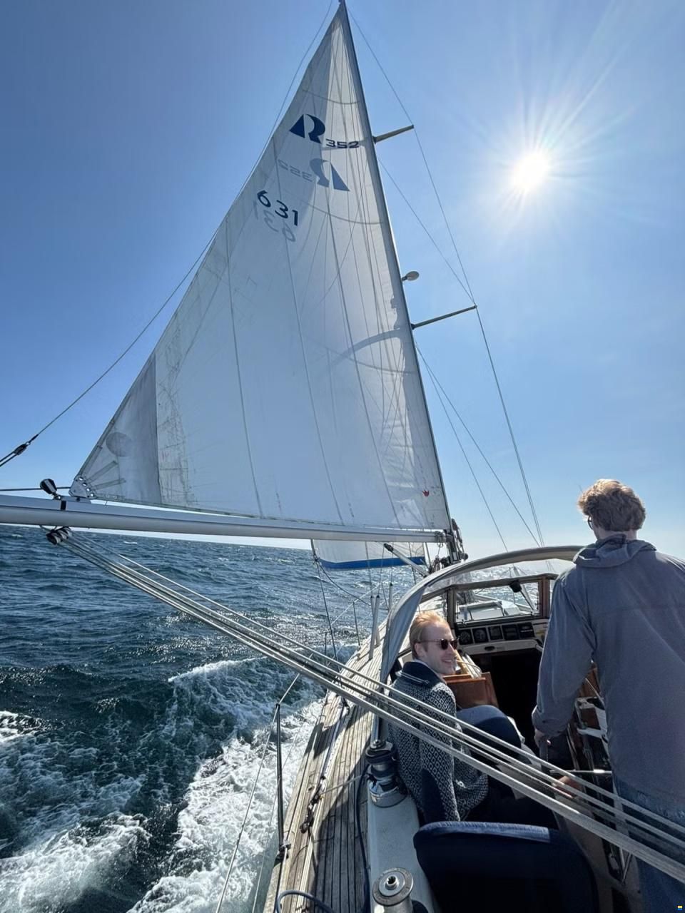 Hallberg-Rassy 352