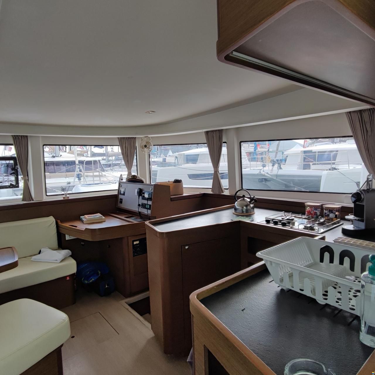 Lagoon 42