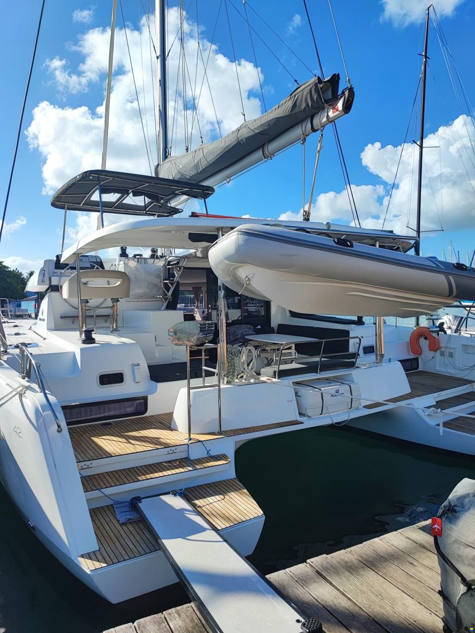Lagoon 42