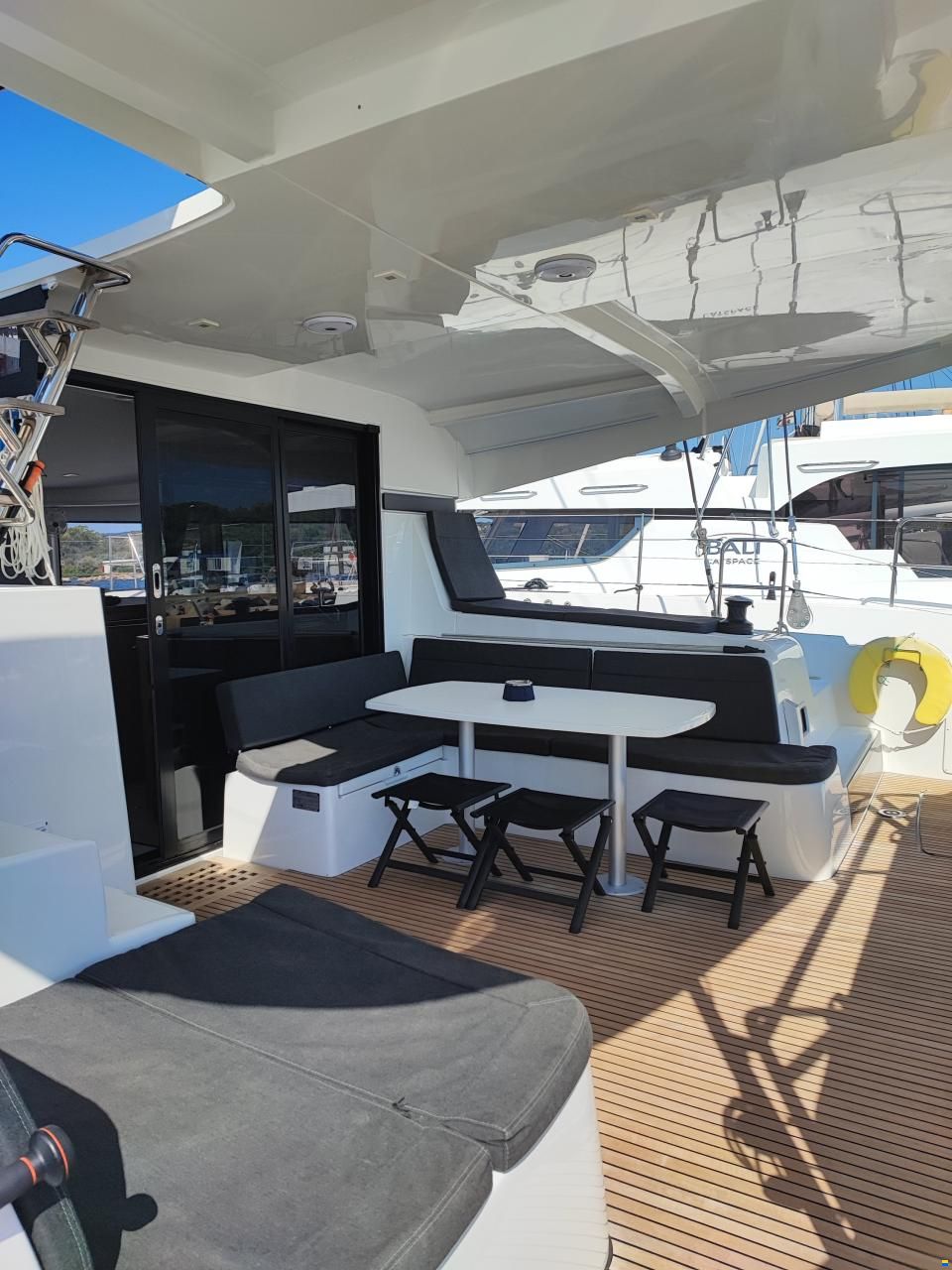 Lagoon 42