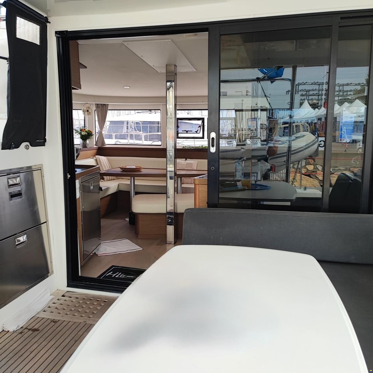 Lagoon 42