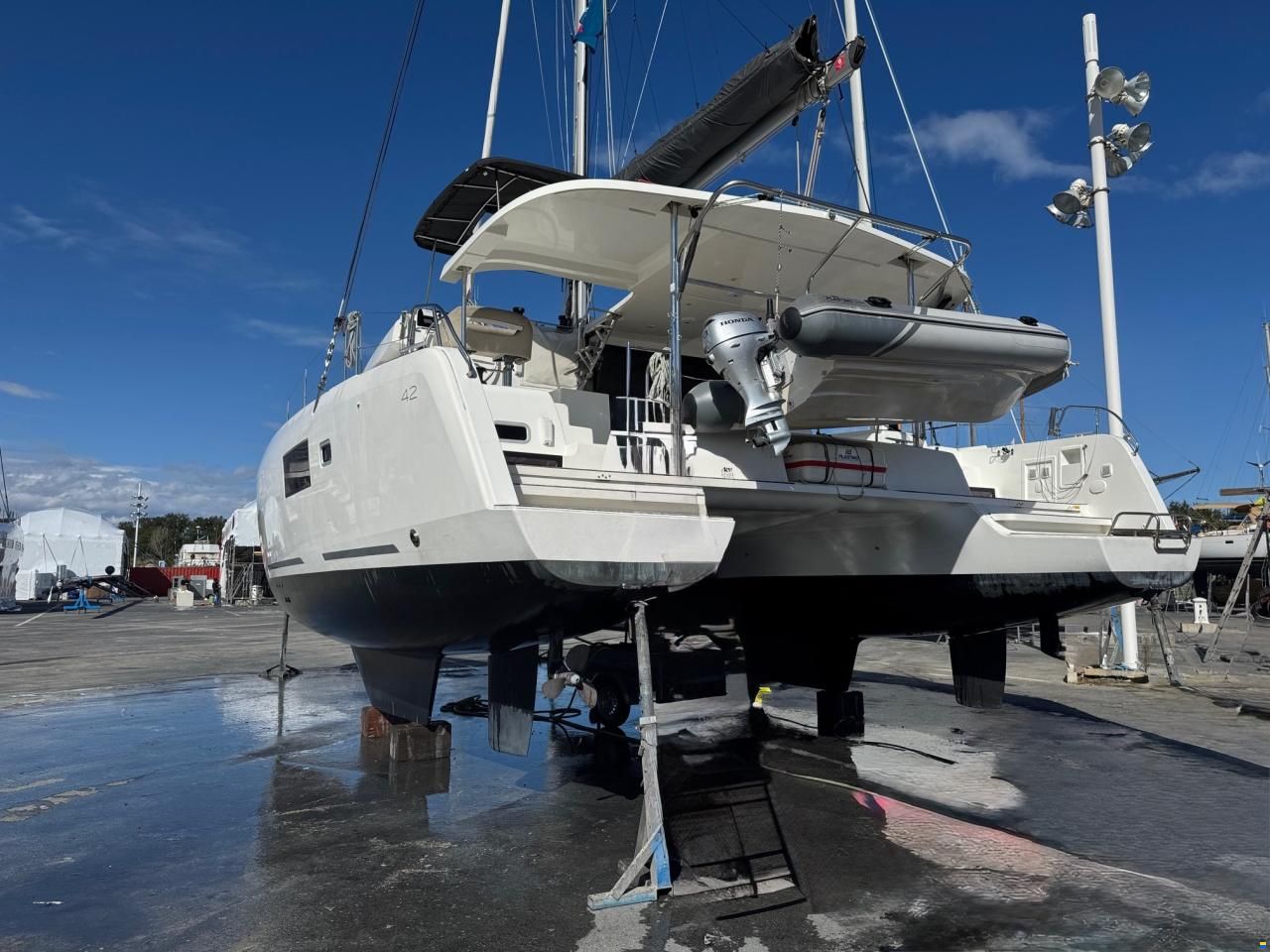 Lagoon 42