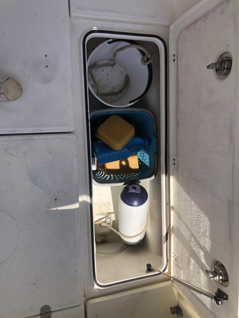 Quicksilver Pilothouse Capture 605