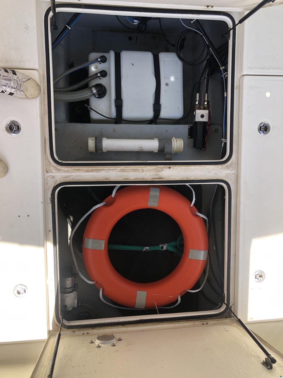 Quicksilver Pilothouse Capture 605