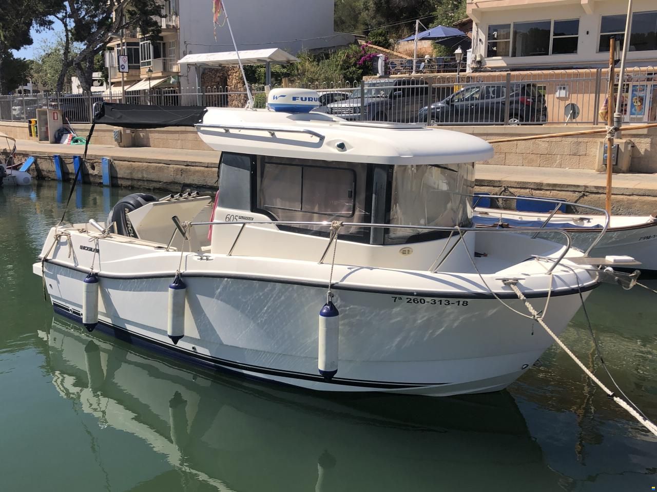 Quicksilver Pilothouse Capture 605