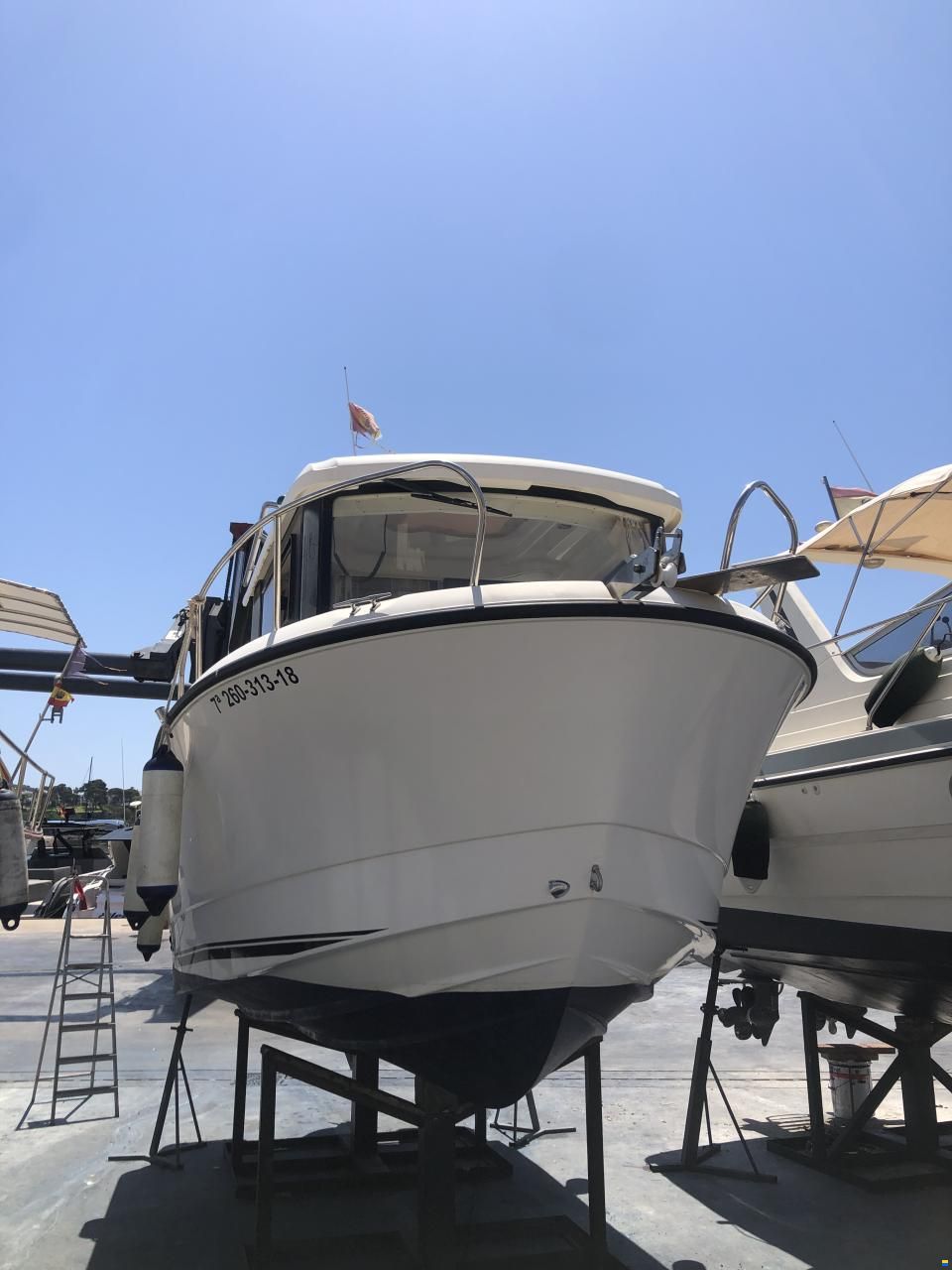 Quicksilver Pilothouse Capture 605