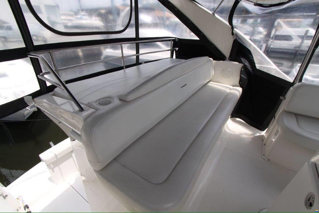 Silverton 330 Sport Fly Bridge