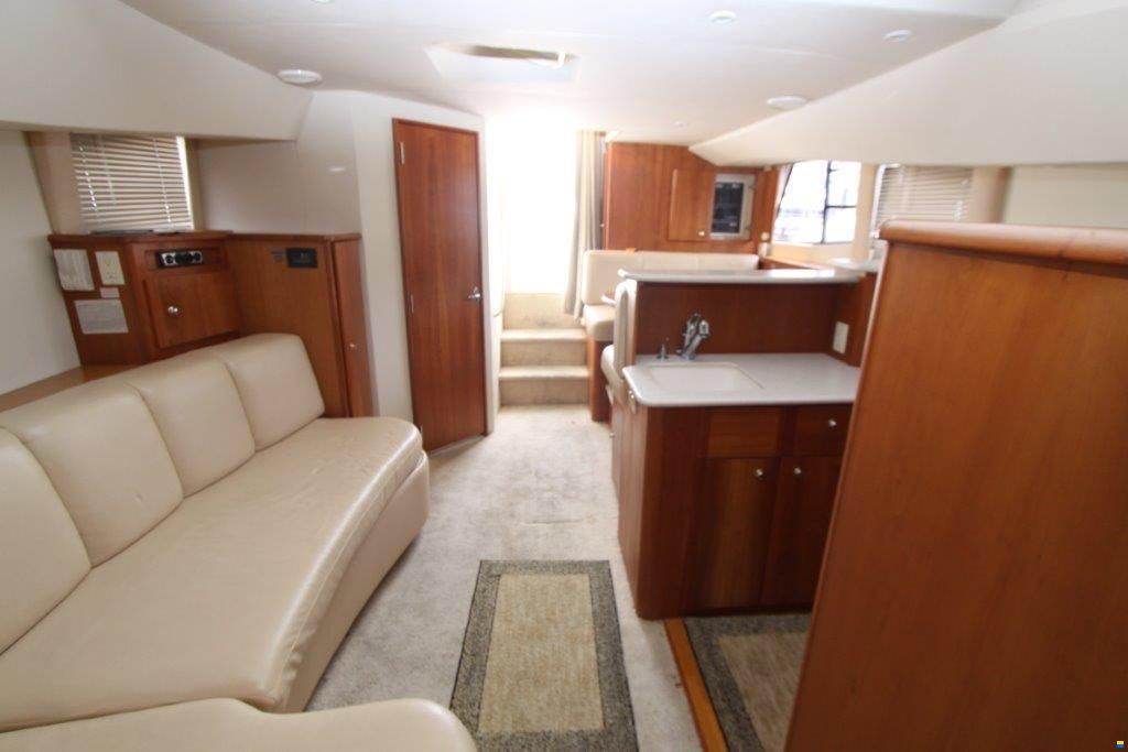 Silverton 330 Sport Fly Bridge