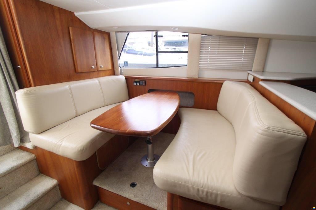 Silverton 330 Sport Fly Bridge
