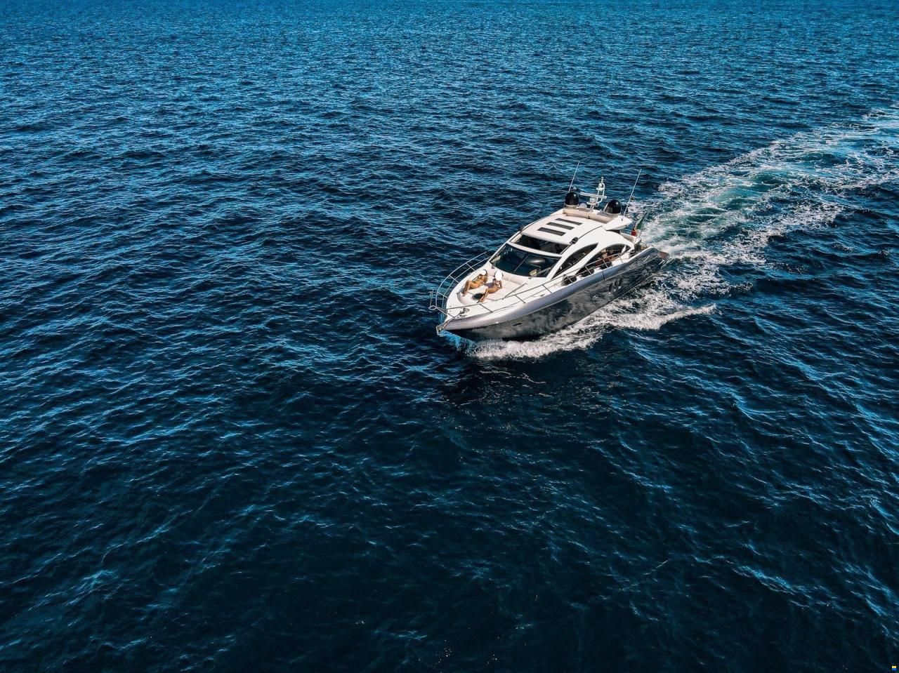 Sunseeker Predator 52
