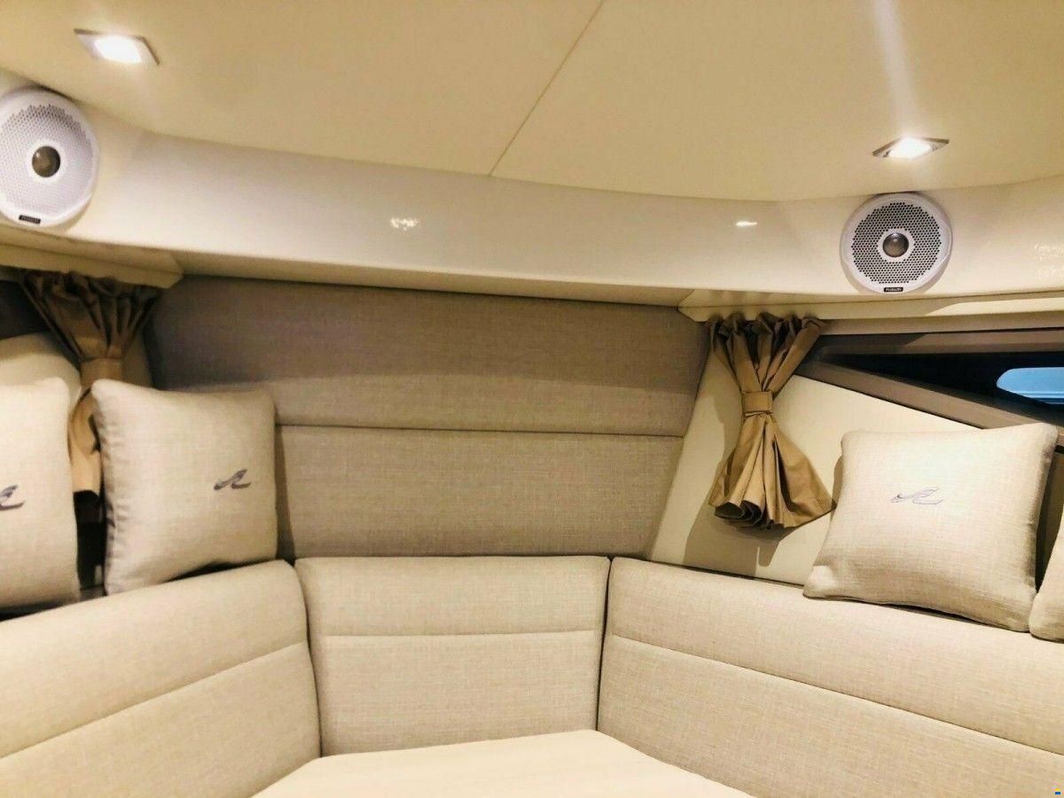 Sea Ray 320 Sundancer