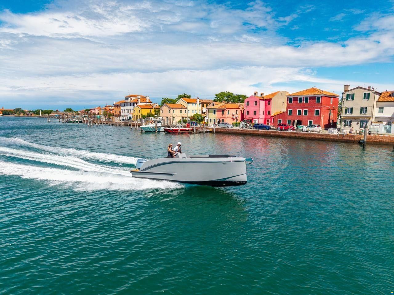 Maxima 680 Sport Lounge