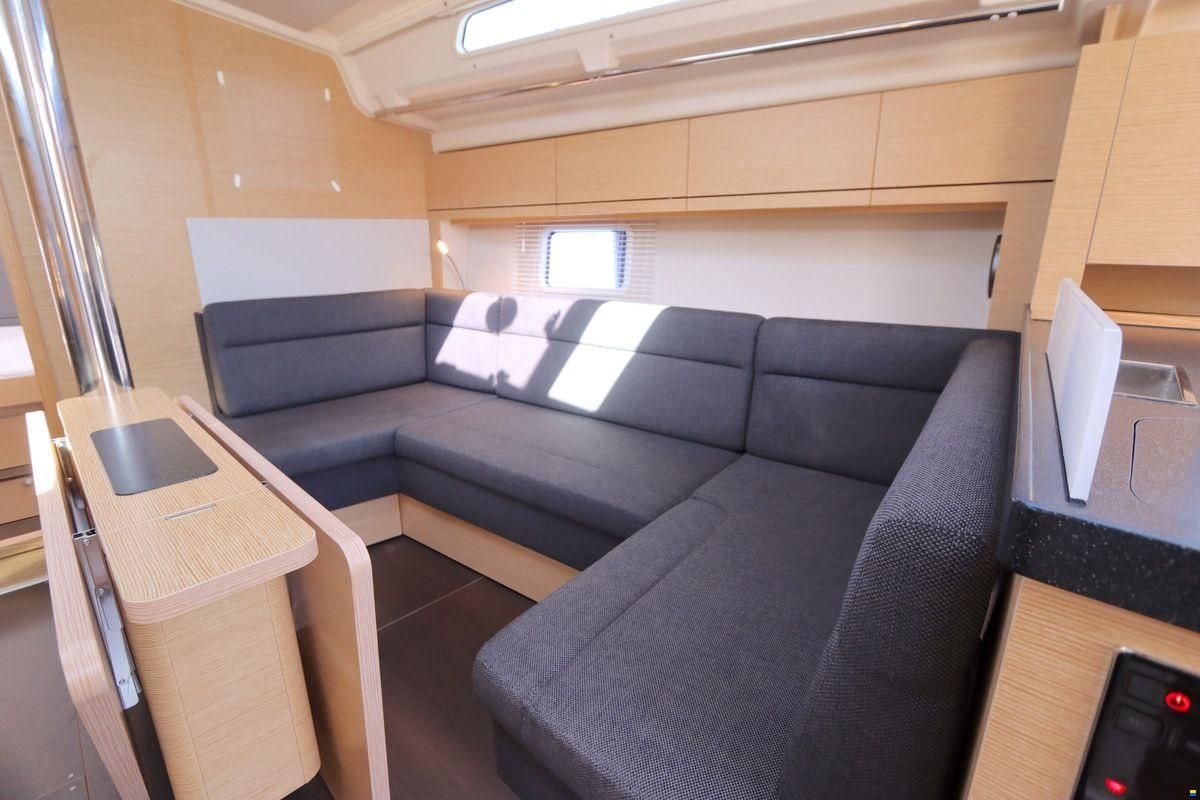 Hanse 418