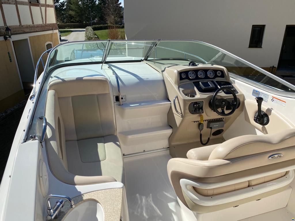 Chaparral 250 Signature