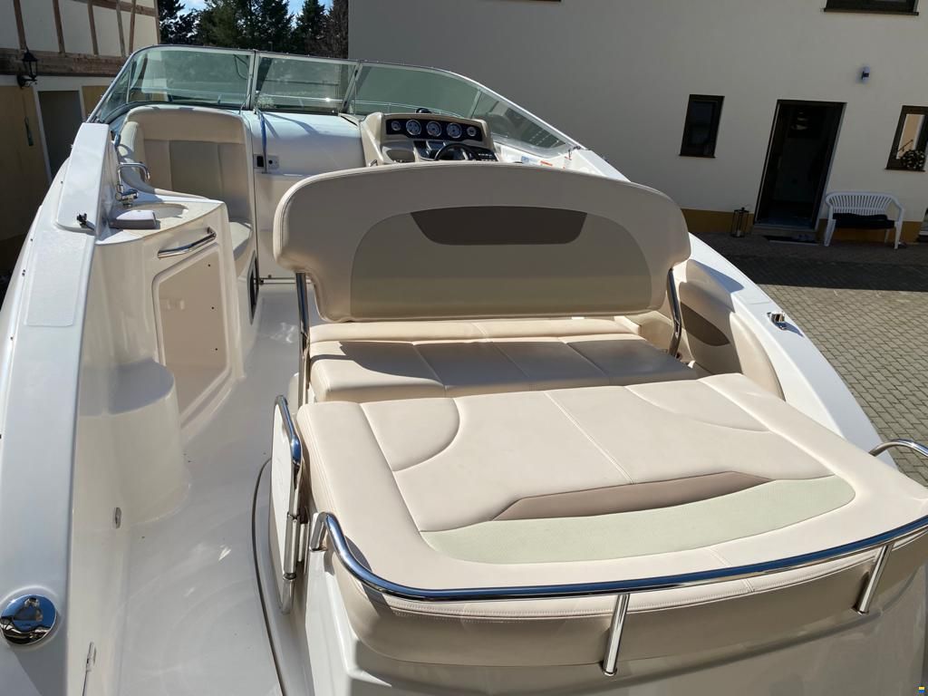 Chaparral 250 Signature