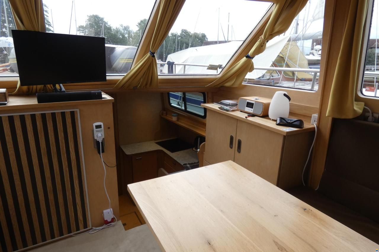 C.J. Broom & Sons Ltd Broom 37 - Custom-Umbau