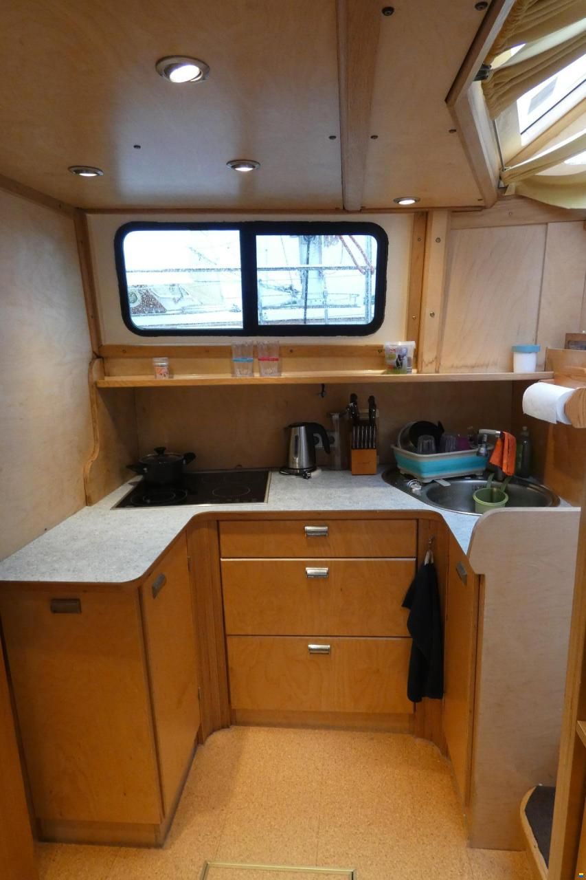 C.J. Broom & Sons Ltd Broom 37 - Custom-Umbau