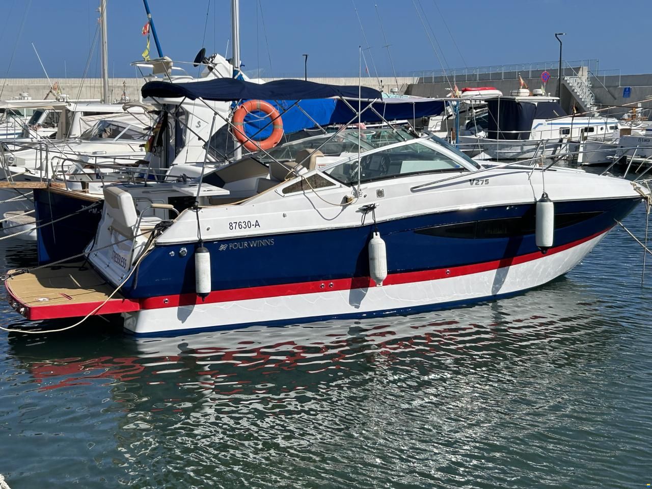 Four Winns V275