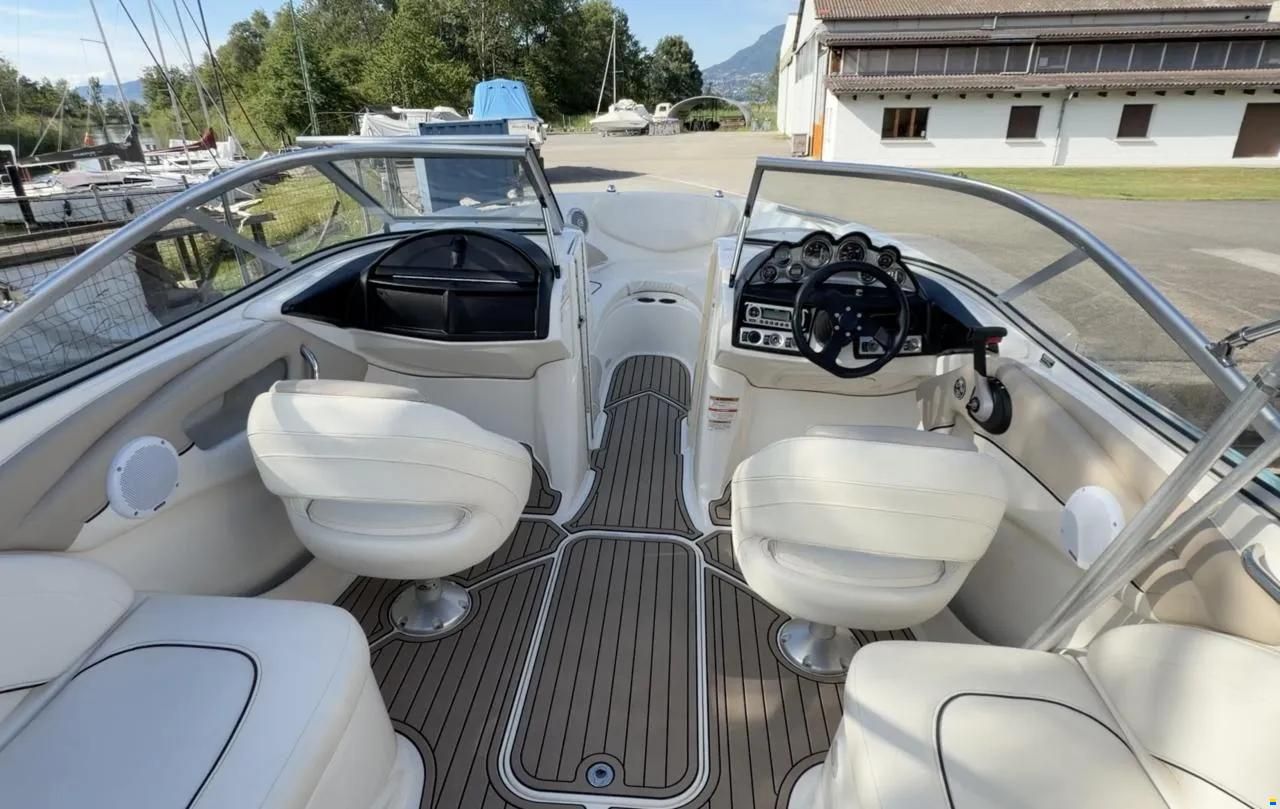 Bayliner 235