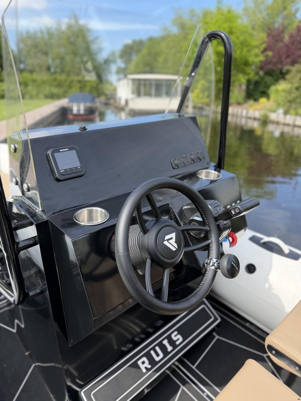 Rib 680