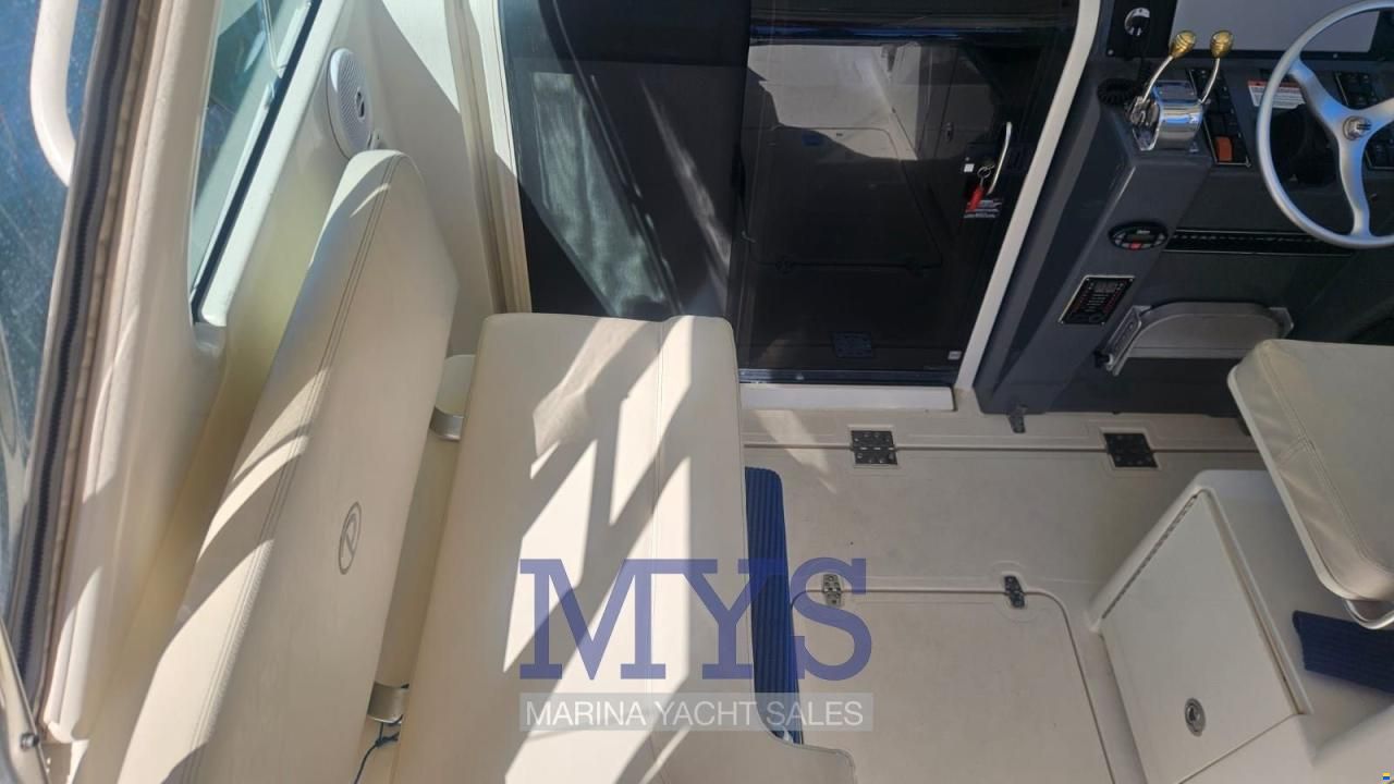 Pursuit Tiara 3100 Offshore