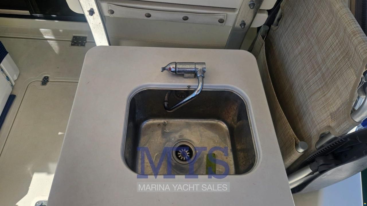 Pursuit Tiara 3100 Offshore