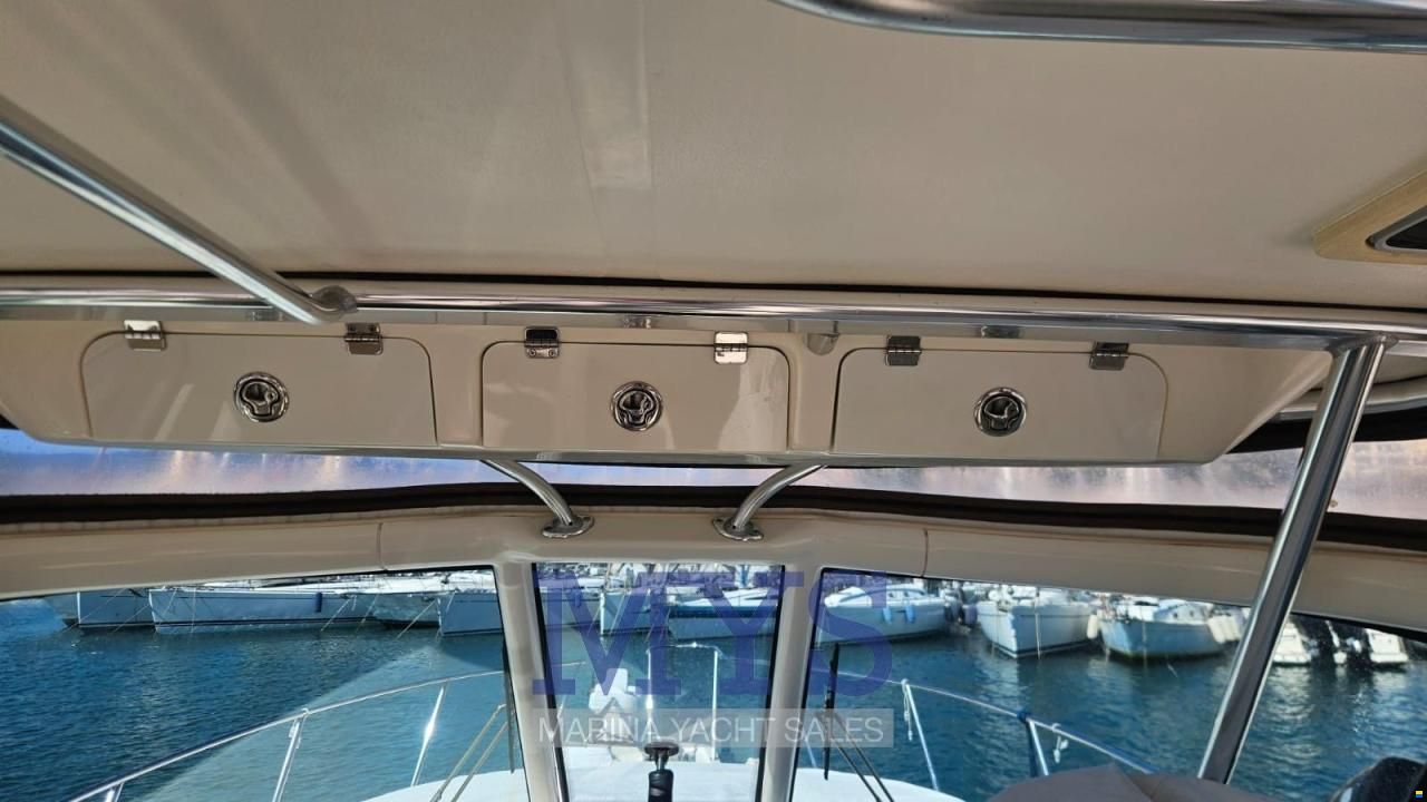 Pursuit Tiara 3100 Offshore