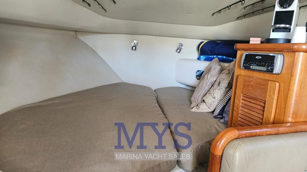 Pursuit Tiara 3100 Offshore
