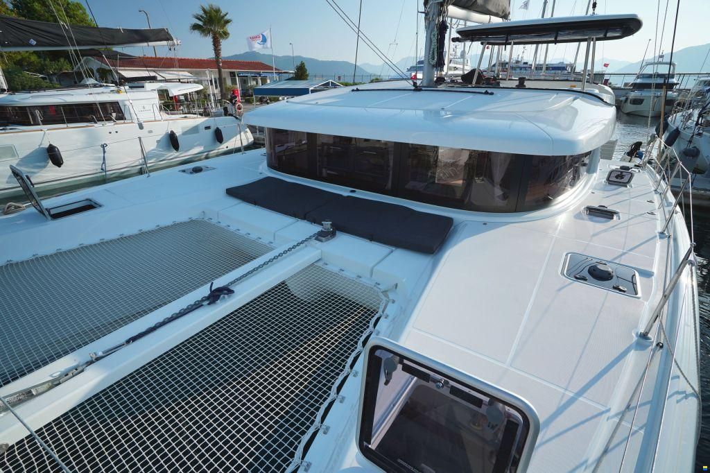 Lagoon 42