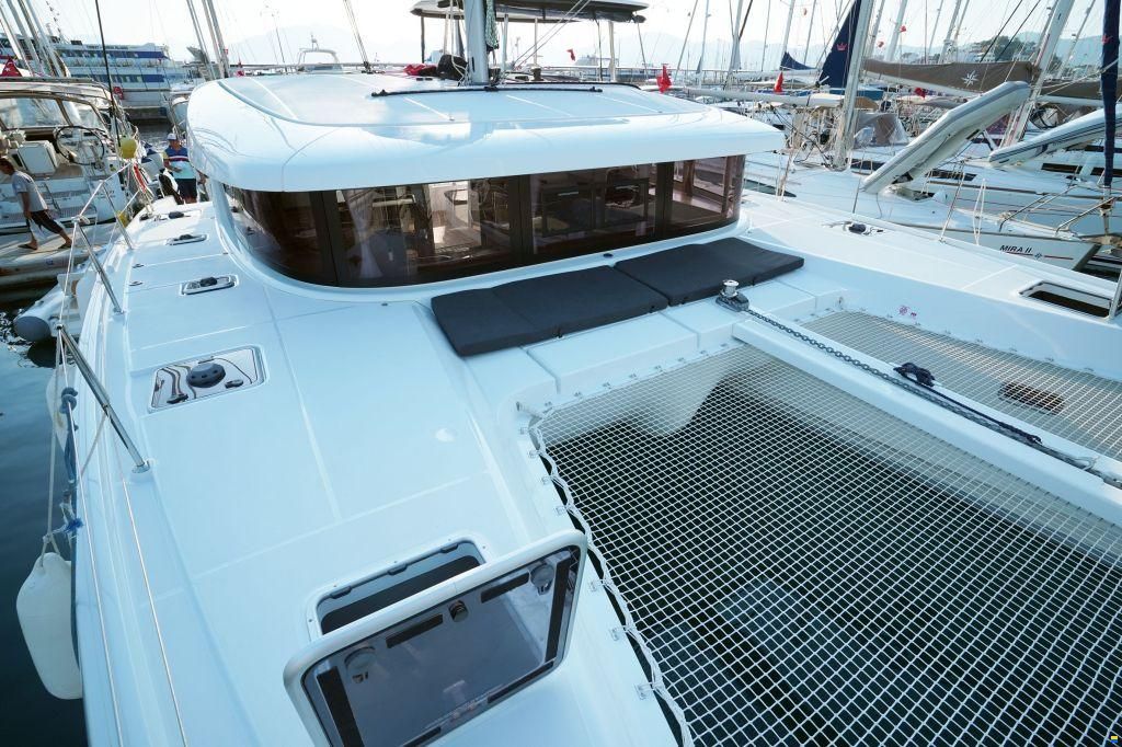 Lagoon 42