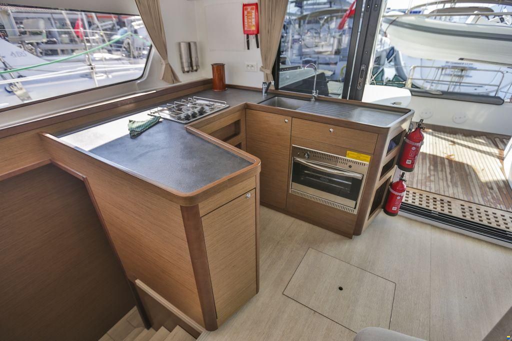 Lagoon 42