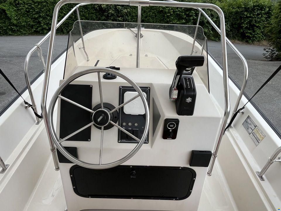 Boston Whaler MONTAUK 17