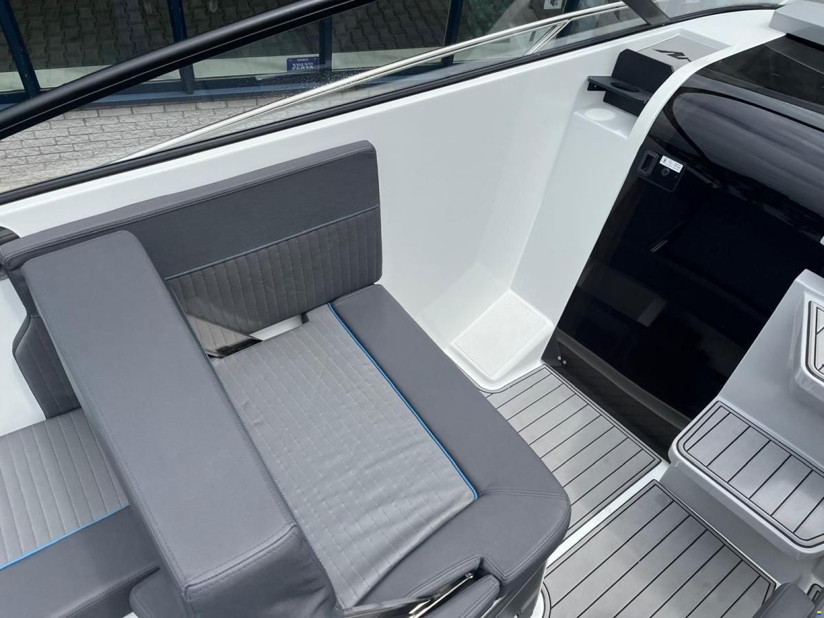 NorthMaster 685 Cruiser Cabin