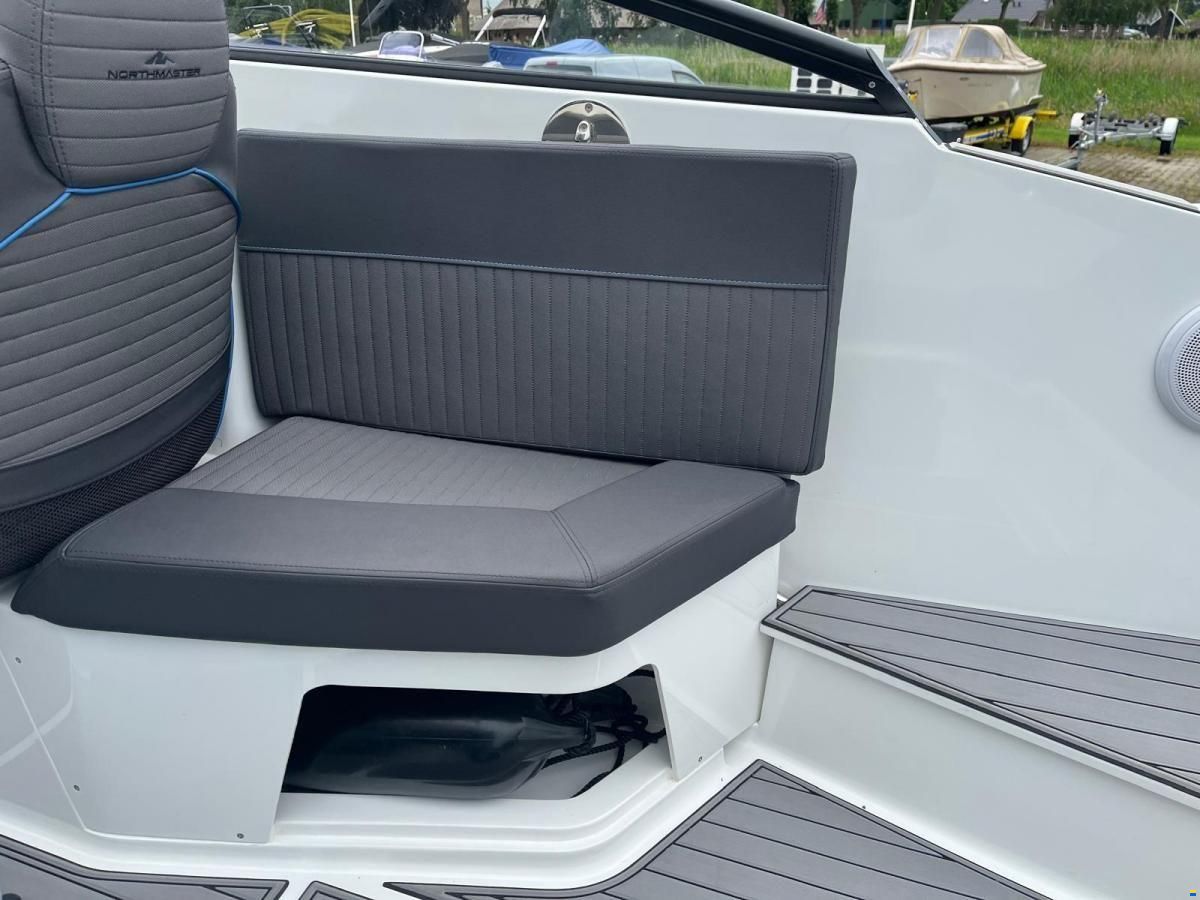 NorthMaster 685 Cruiser Cabin
