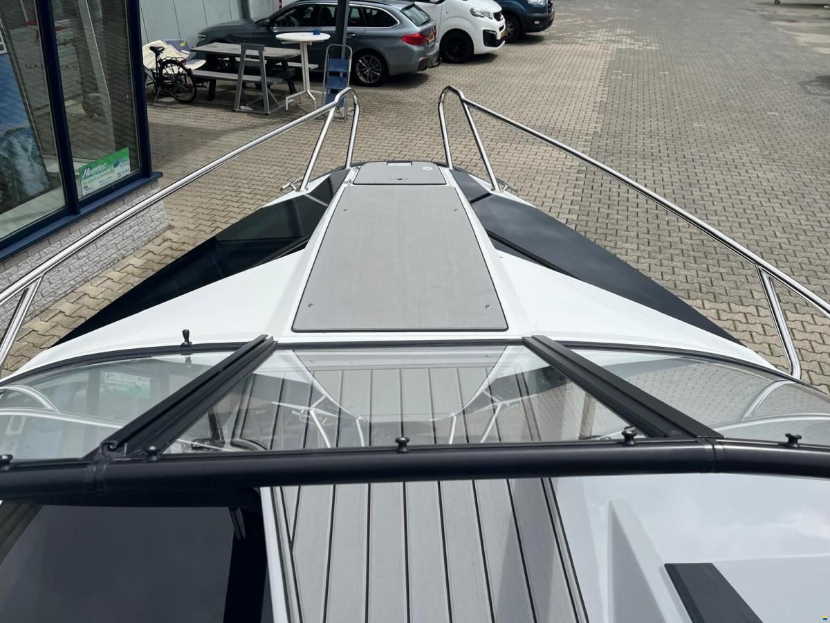 NorthMaster 685 Cruiser Cabin