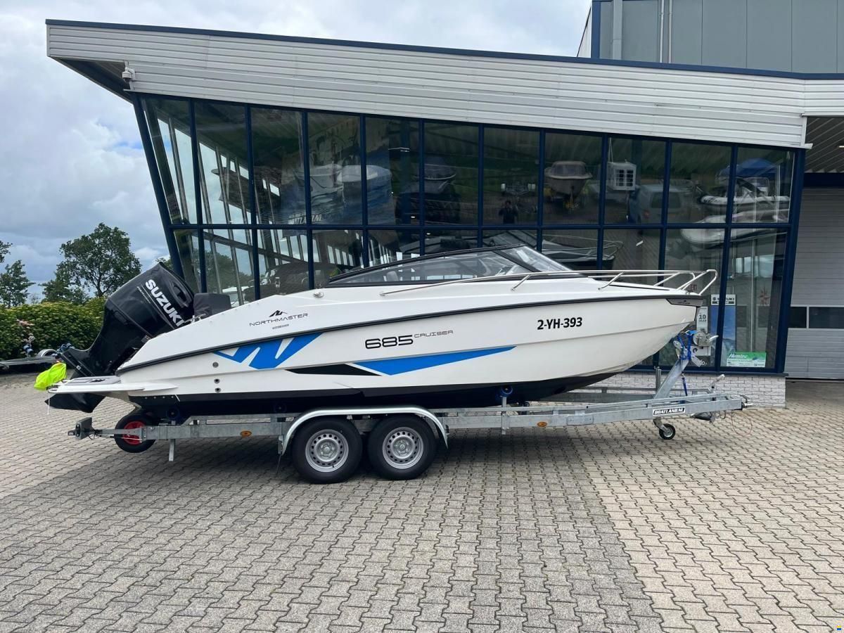 NorthMaster 685 Cruiser Cabin