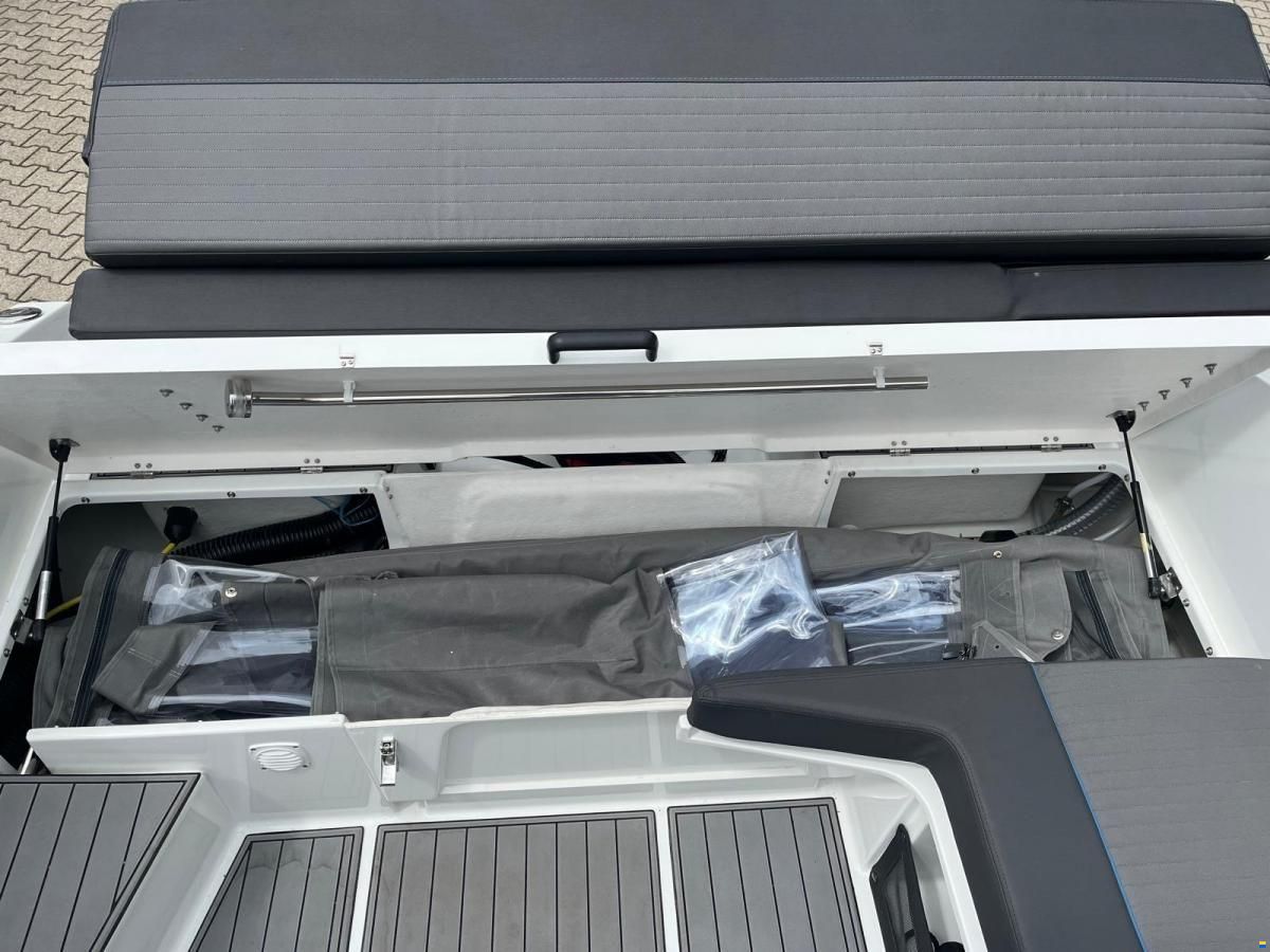 NorthMaster 685 Cruiser Cabin