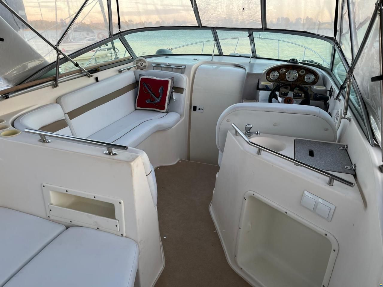 Rinker 270