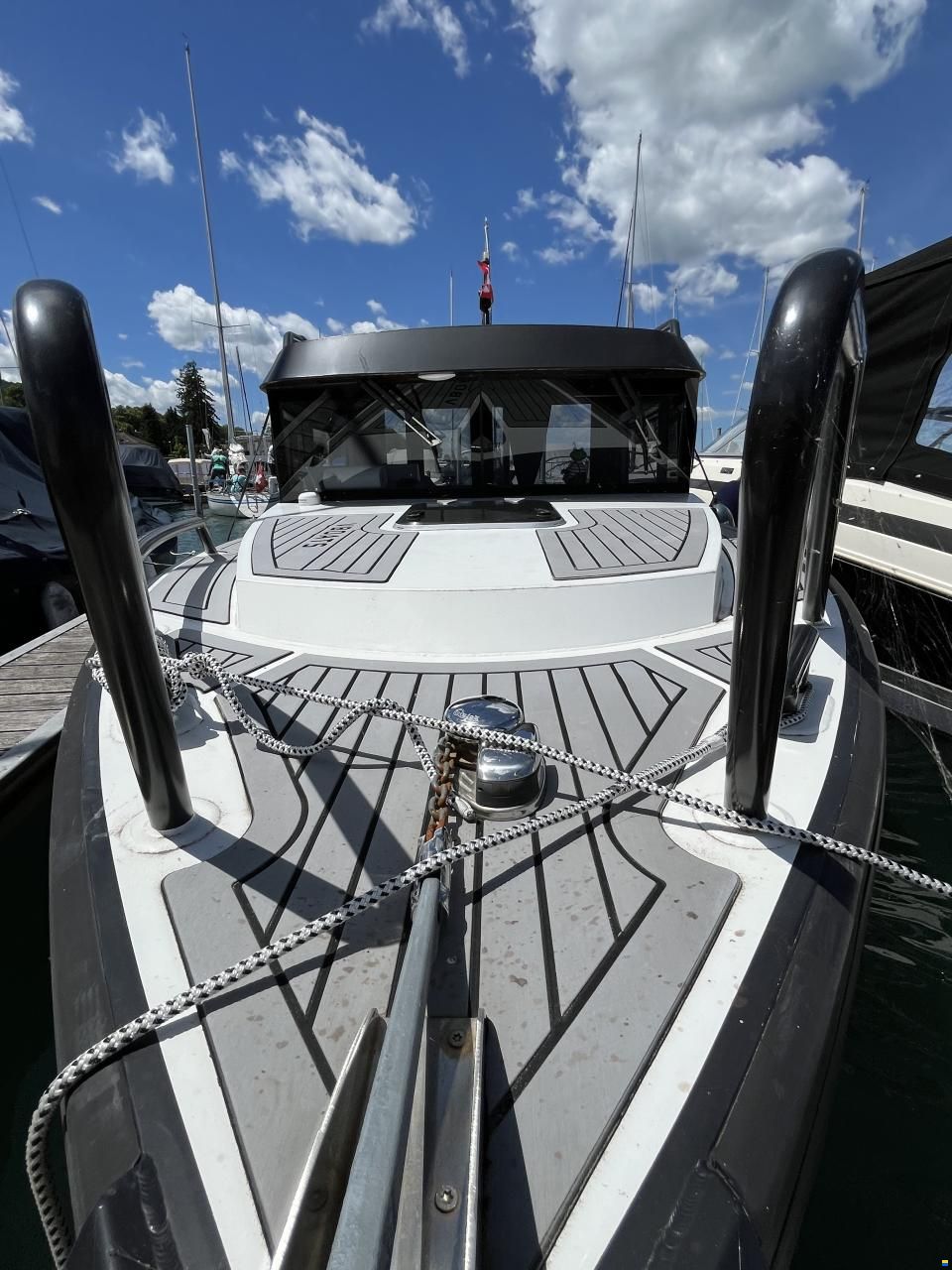 VBOATS Voyager 800 Cabin