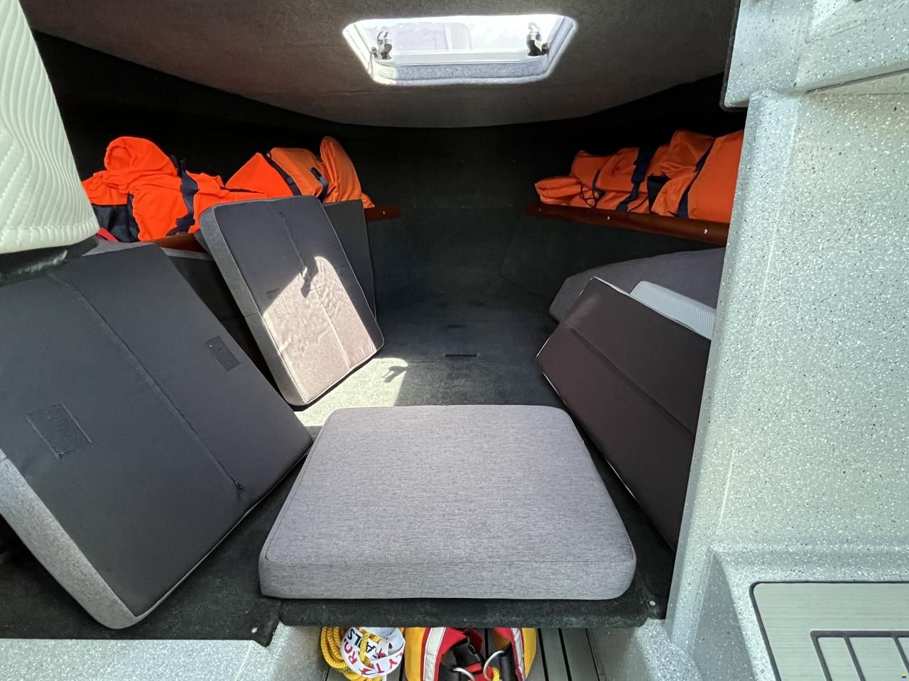 VBOATS Voyager 800 Cabin
