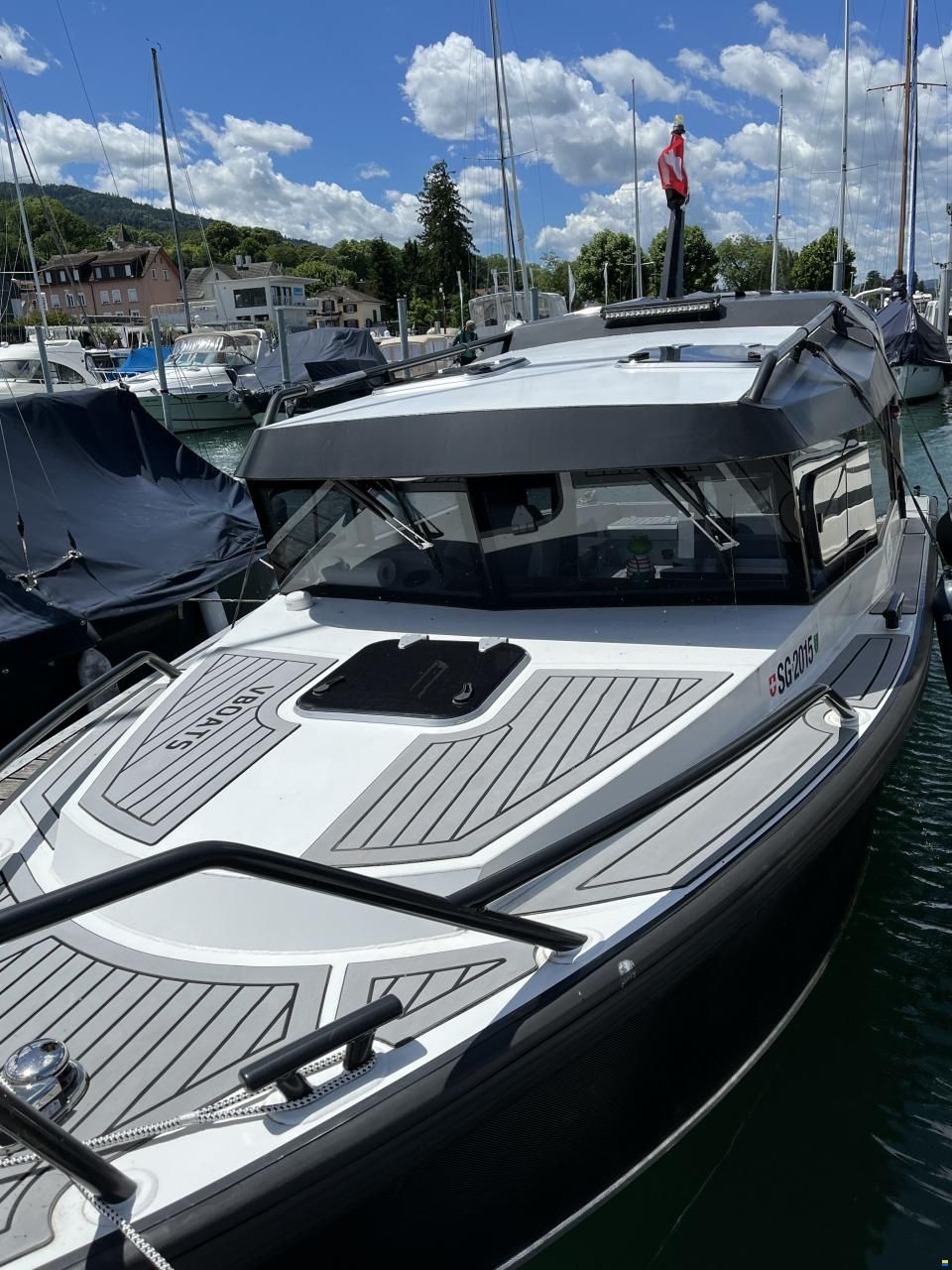 VBOATS Voyager 800 Cabin
