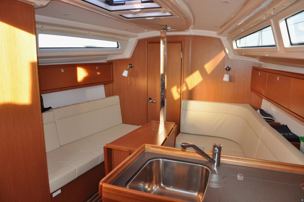 Bavaria 34 CRUISER - BRUCE FARR DESIGN
