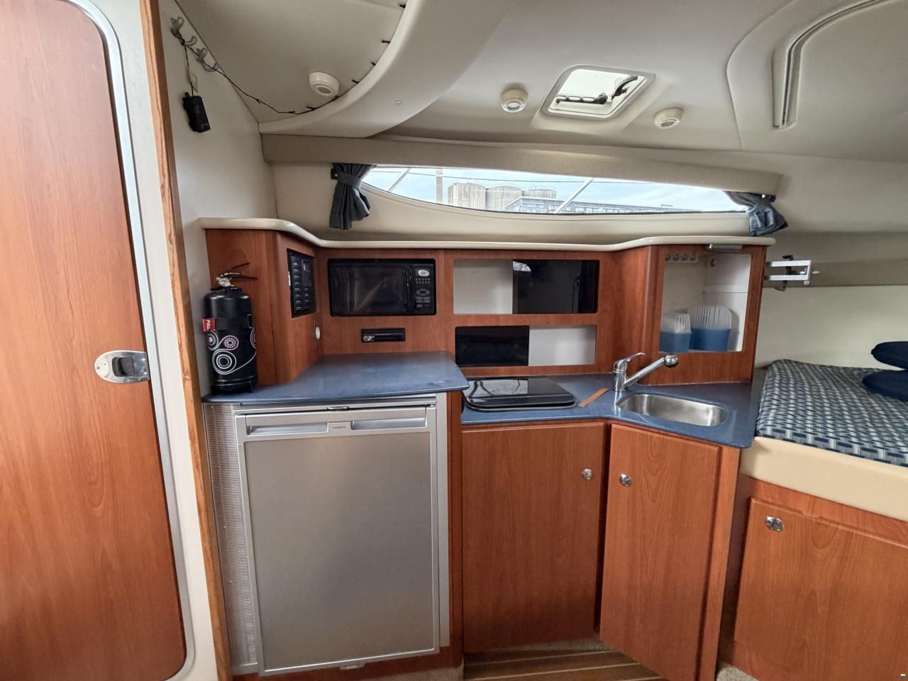Bayliner 305