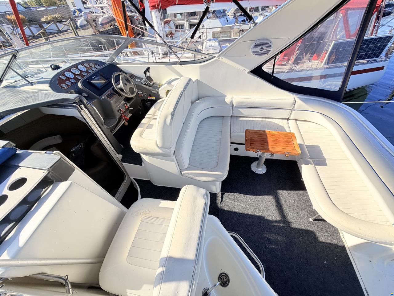 Bayliner 305