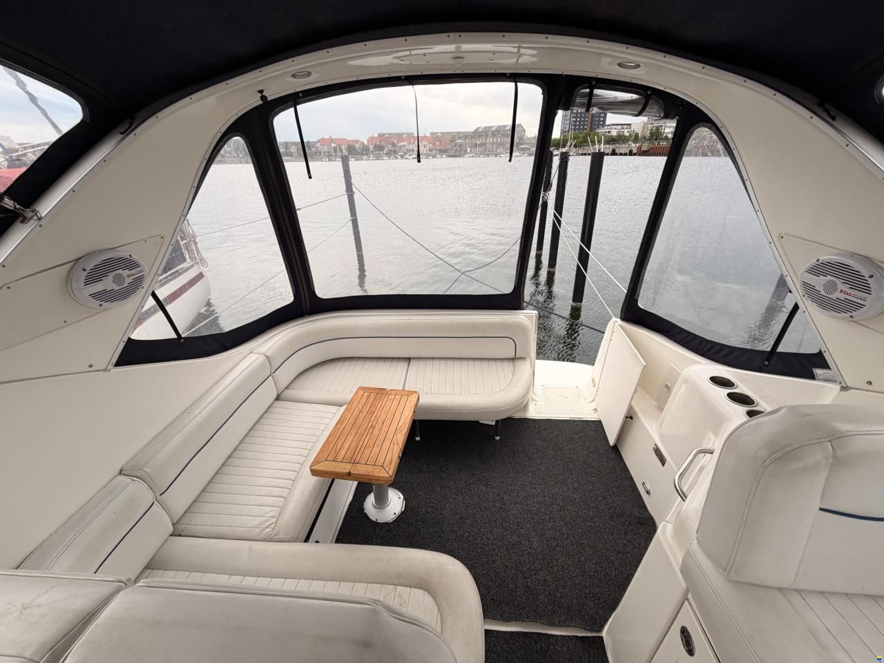 Bayliner 305