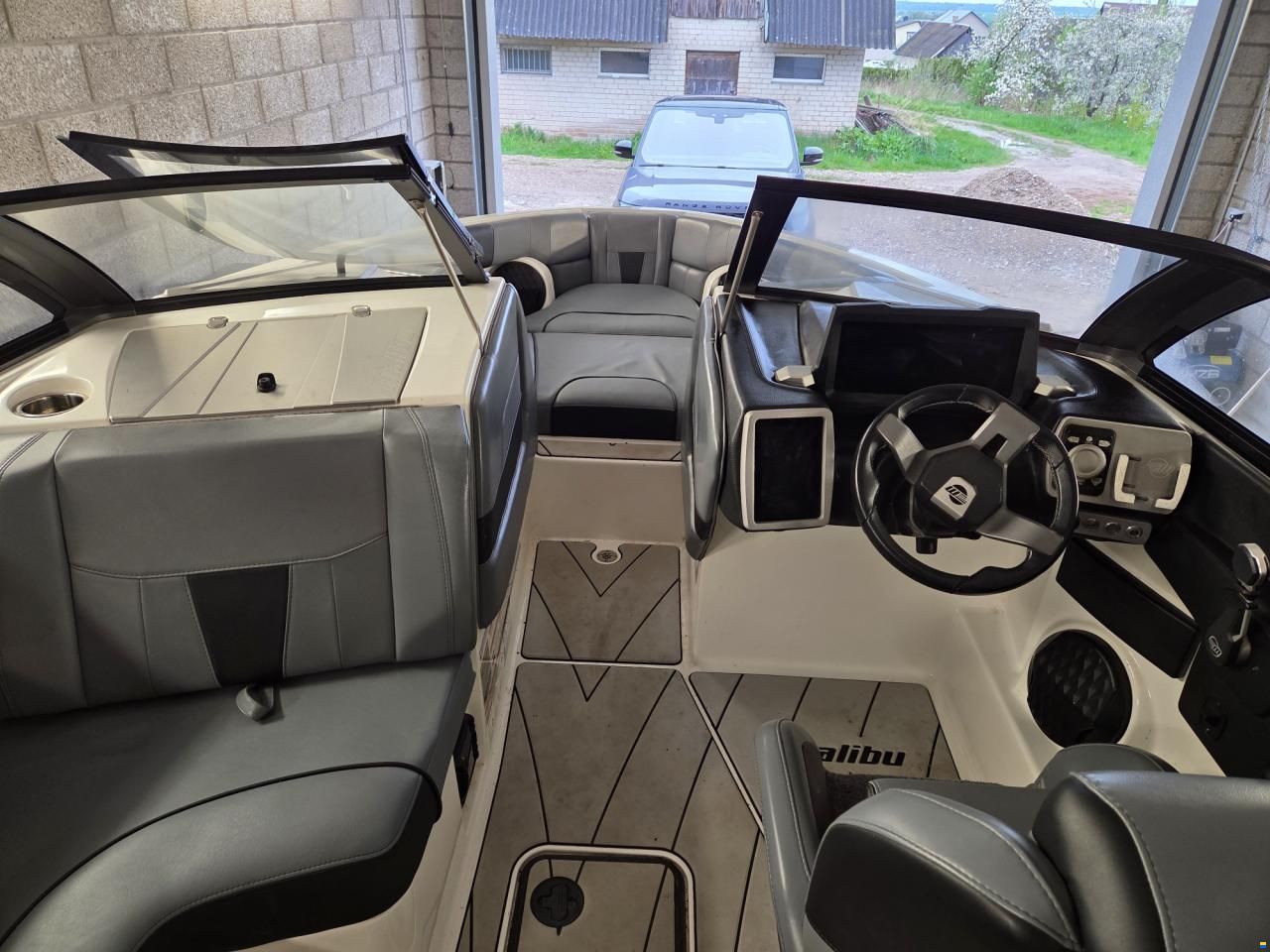 Malibu 23 LSV Wakesetter