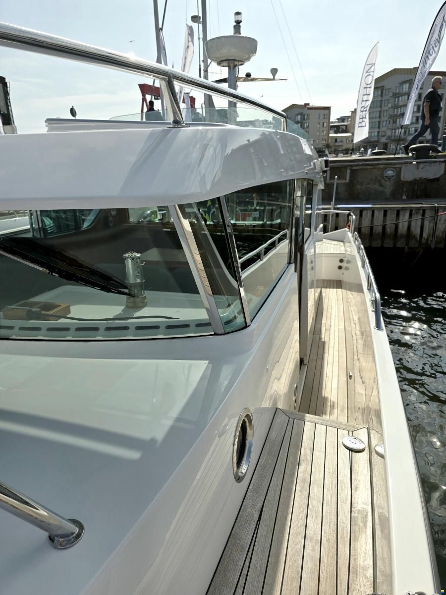 Delta Powerboats 40 WA Volvo Penta D6-370 EVC