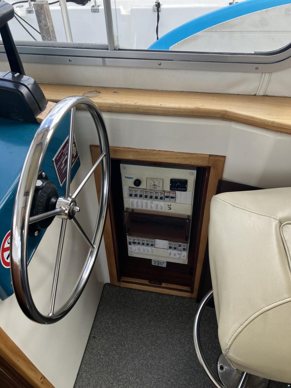 Locaboat 1260R