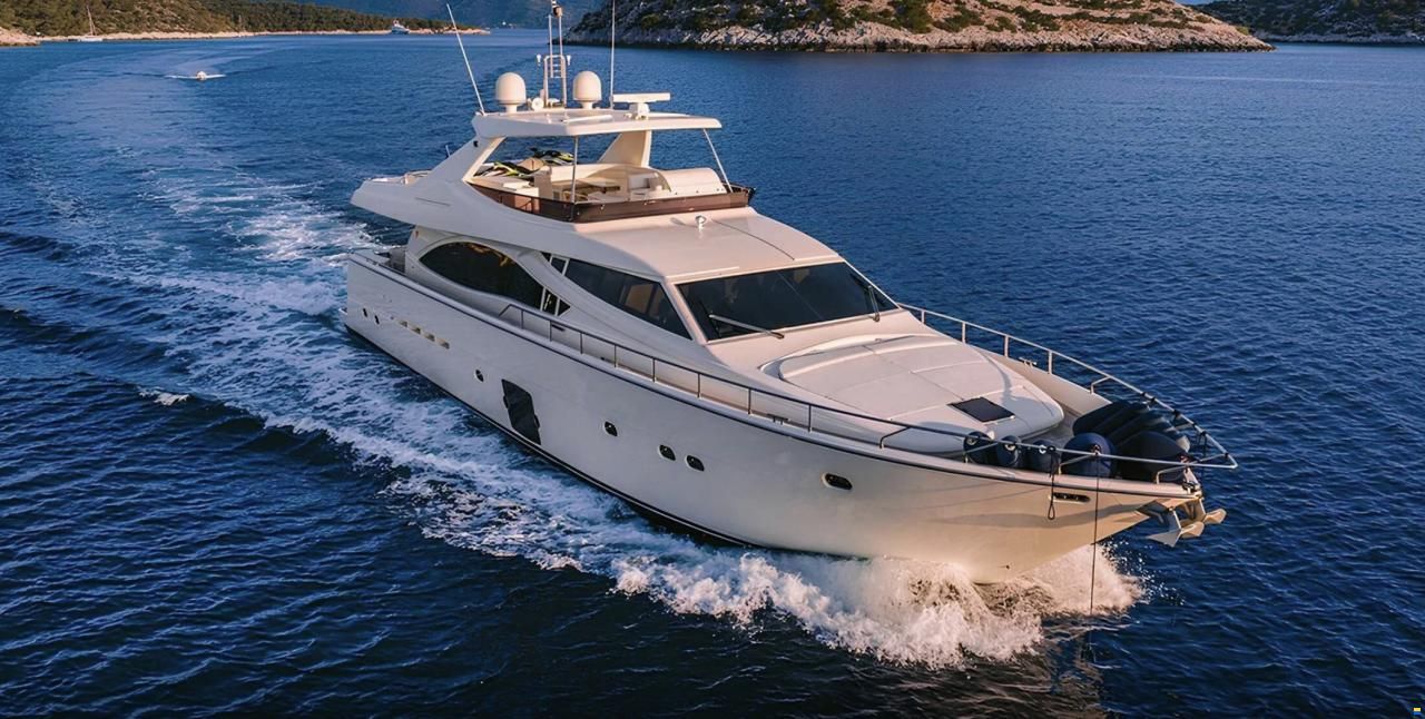 Ferretti 830